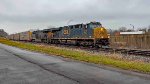 CSX 915 leads I018.